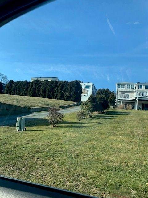 8. Single Family Homes for Sale at 17 Annette Drive Portsmouth, Rhode Island 02871 United States
