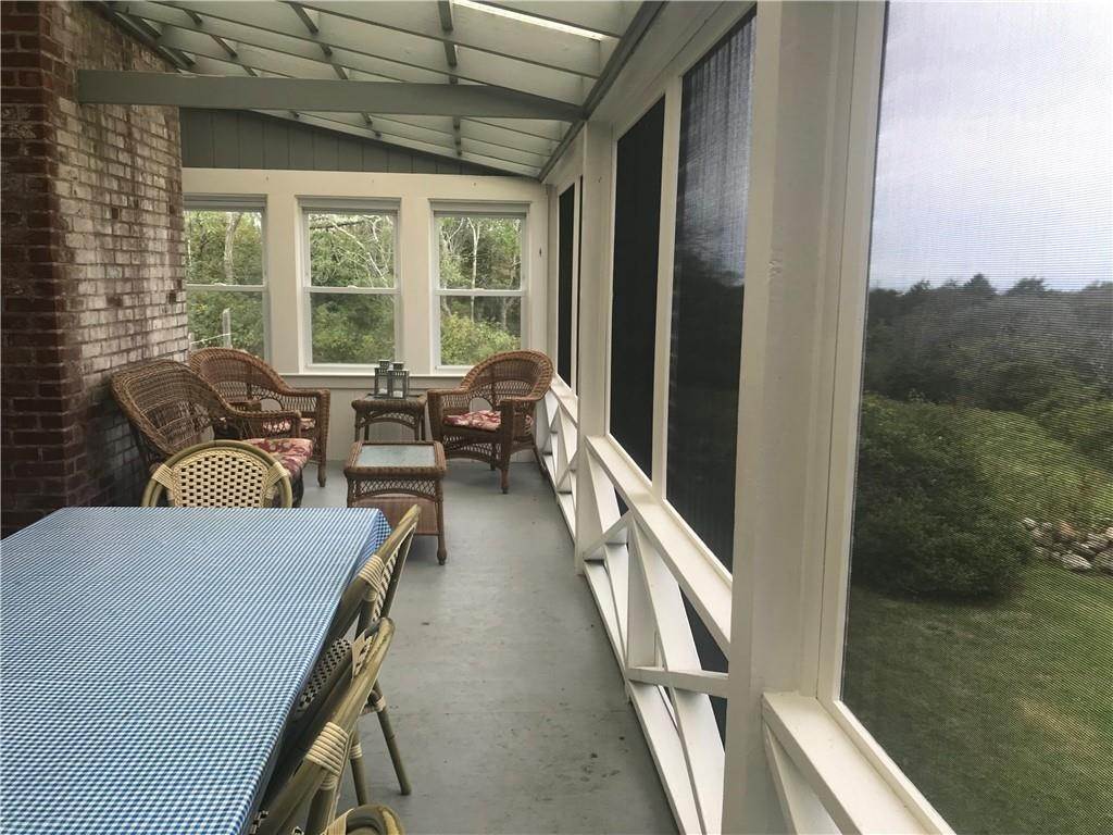 15. Multi-Family Homes for Sale at 826 Beacon HILL Block Island, Rhode Island 02807 United States