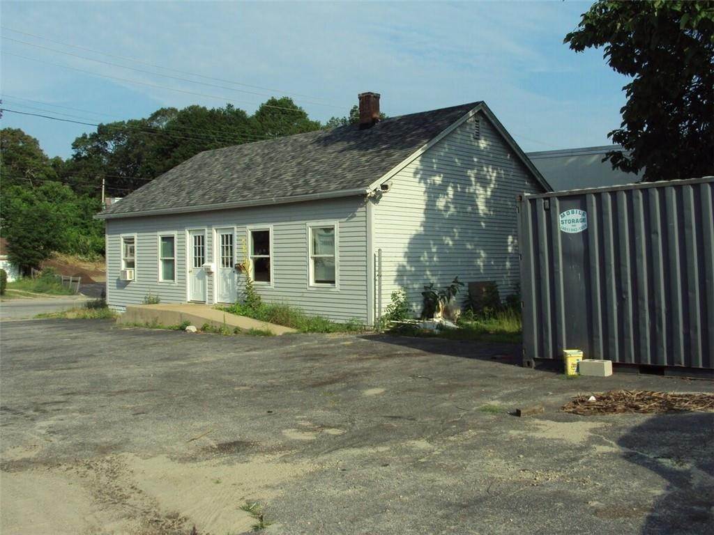 3. Commercial for Sale at 3100 Post Road Warwick, Rhode Island 02886 United States