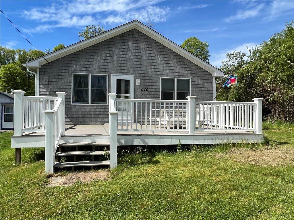 Single Family Homes for Sale at 40 Broadway Portsmouth, Rhode Island 02872 United States