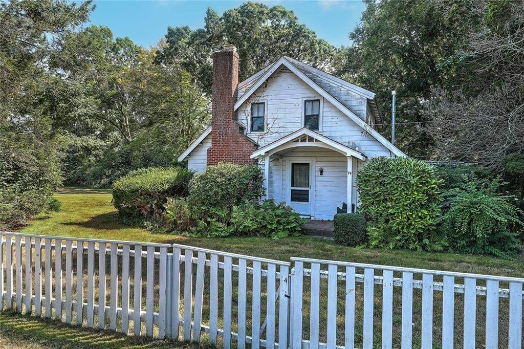 10. Single Family Homes at 74 ADAMS POINT Road Barrington, Rhode Island 02806 United States