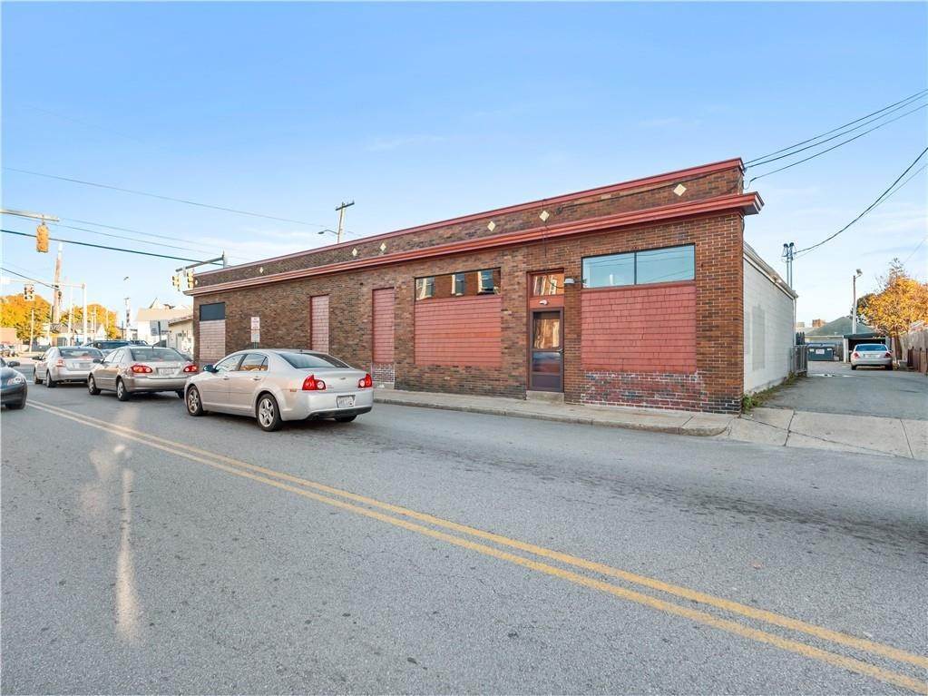 3. Commercial at 570 Smithfield Avenue Pawtucket, Rhode Island 02860 United States