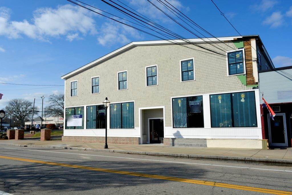 1. Commercial at 461 Main Street East Greenwich, Rhode Island 02818 United States