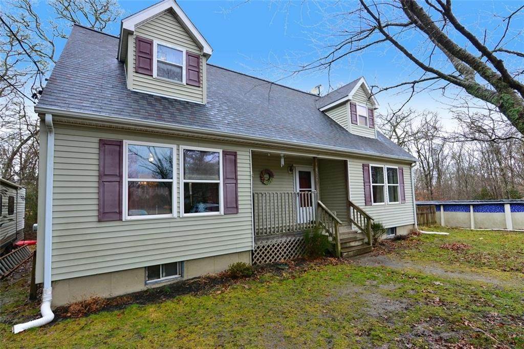 Single Family Homes for Sale at 202 F Long HWY Little Compton, Rhode Island 02837 United States