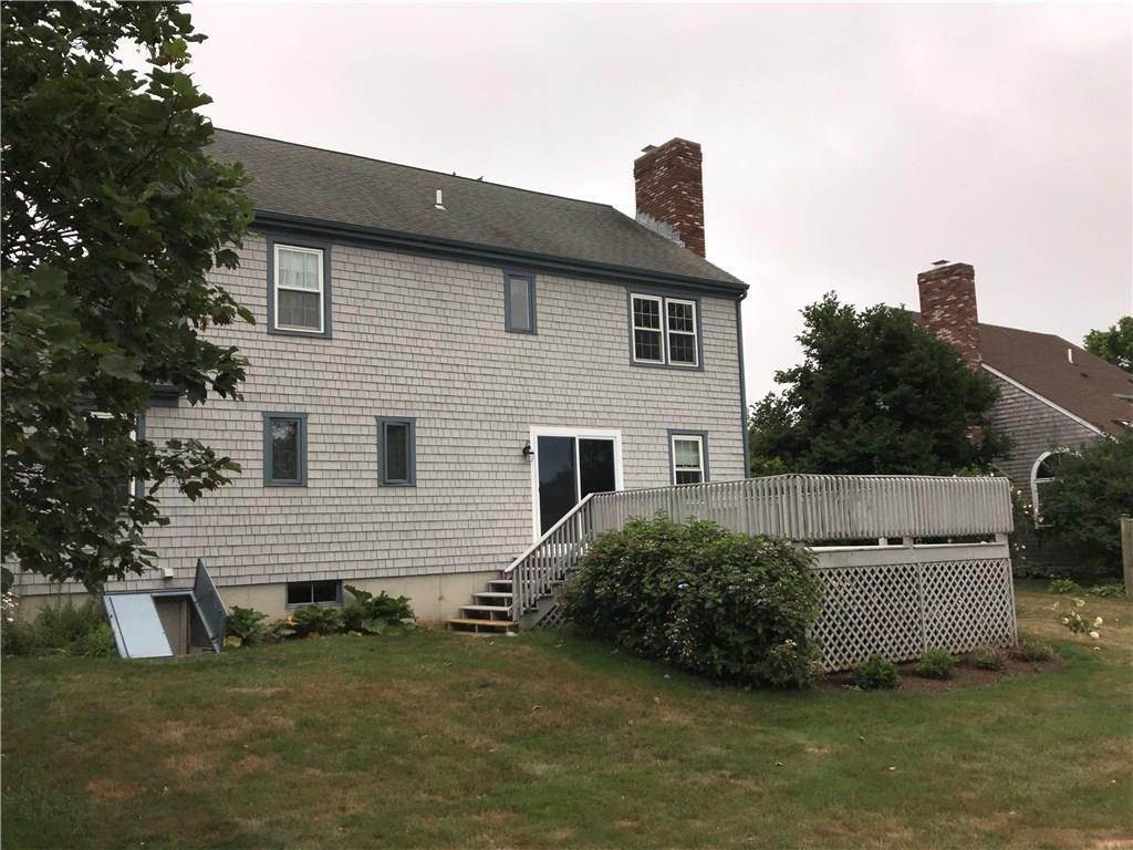 4. Single Family Homes at 130 Sweet Farm Road Portsmouth, Rhode Island 02871 United States