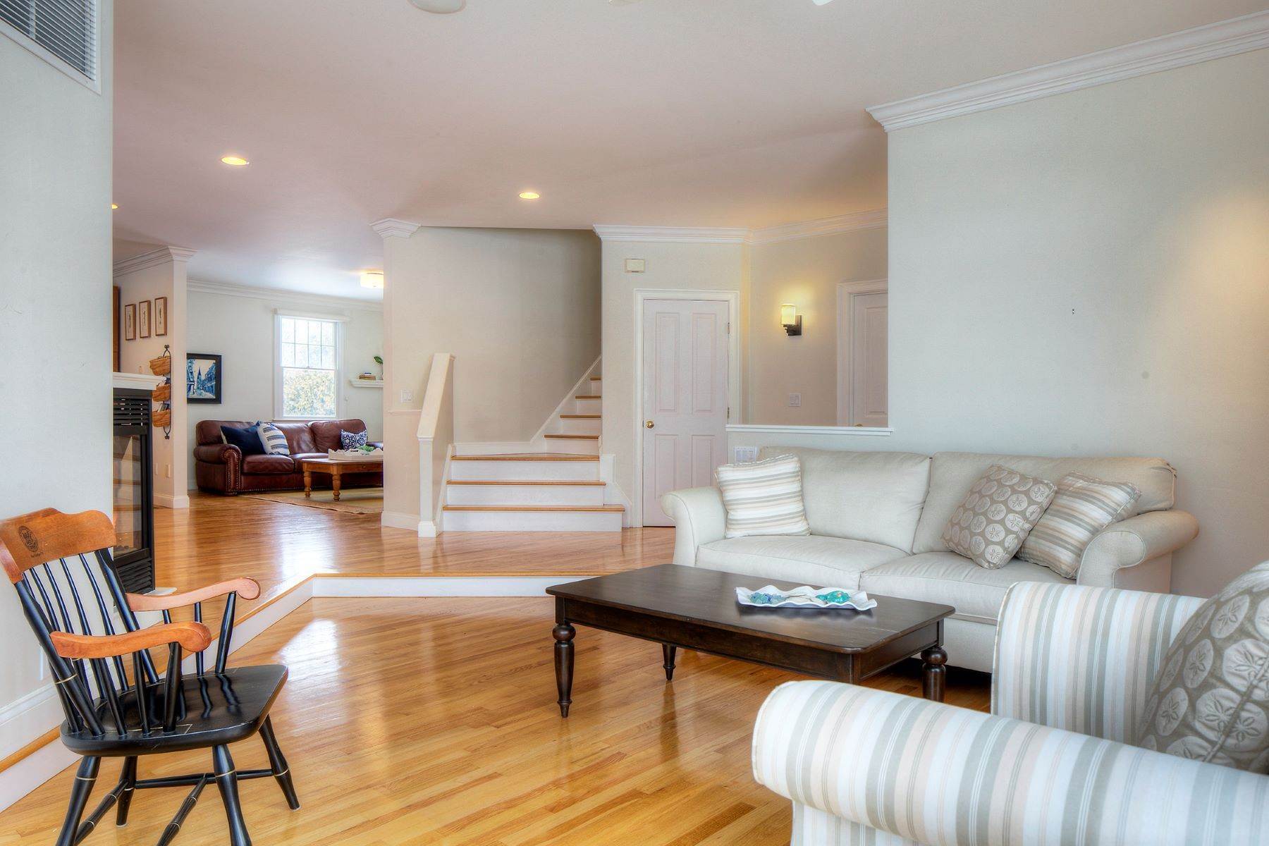 23. Single Family Homes for Sale at Architect Designed 95 East Terrace Portsmouth, Rhode Island 02871 United States