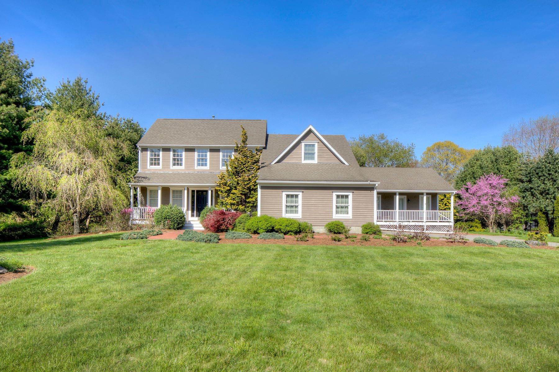Single Family Homes for Sale at Custom Colonial in Quidnesset 64 Rolling Meadow Lane North Kingstown, Rhode Island 02852 United States