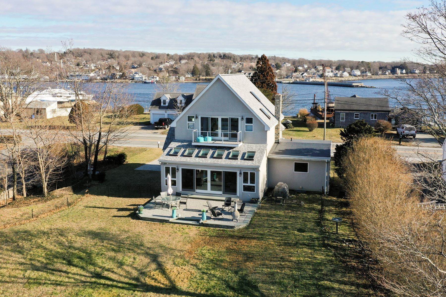 44. Single Family Homes for Sale at Portsmouth Waterfront 78 Point Road Portsmouth, Rhode Island 02871 United States
