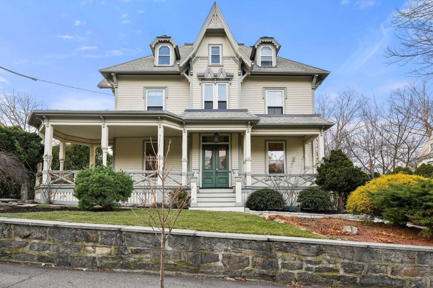 Single Family Homes 为 销售 在 105 Eldredge St, Newton, MA, 02458 105 Eldredge Street 牛顿, 马萨诸塞州 02458 美国