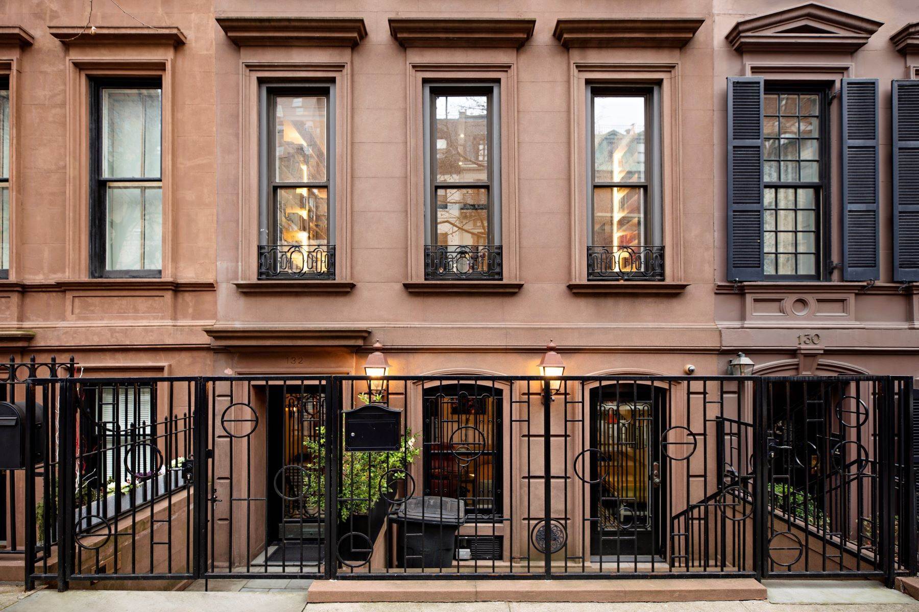 Townhouse for Sale at 132 East 62nd Street, House New York, New York 10065 United States