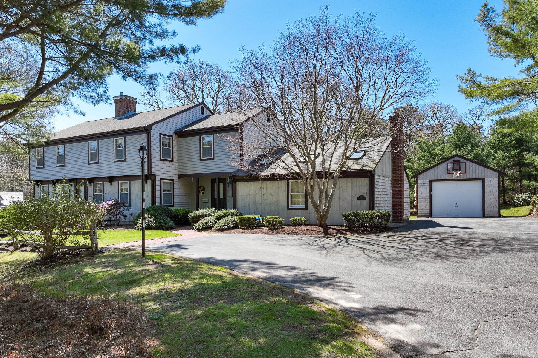 Single Family Homes for Sale at 20 Stone Wall Lane Falmouth, Massachusetts 02540 United States