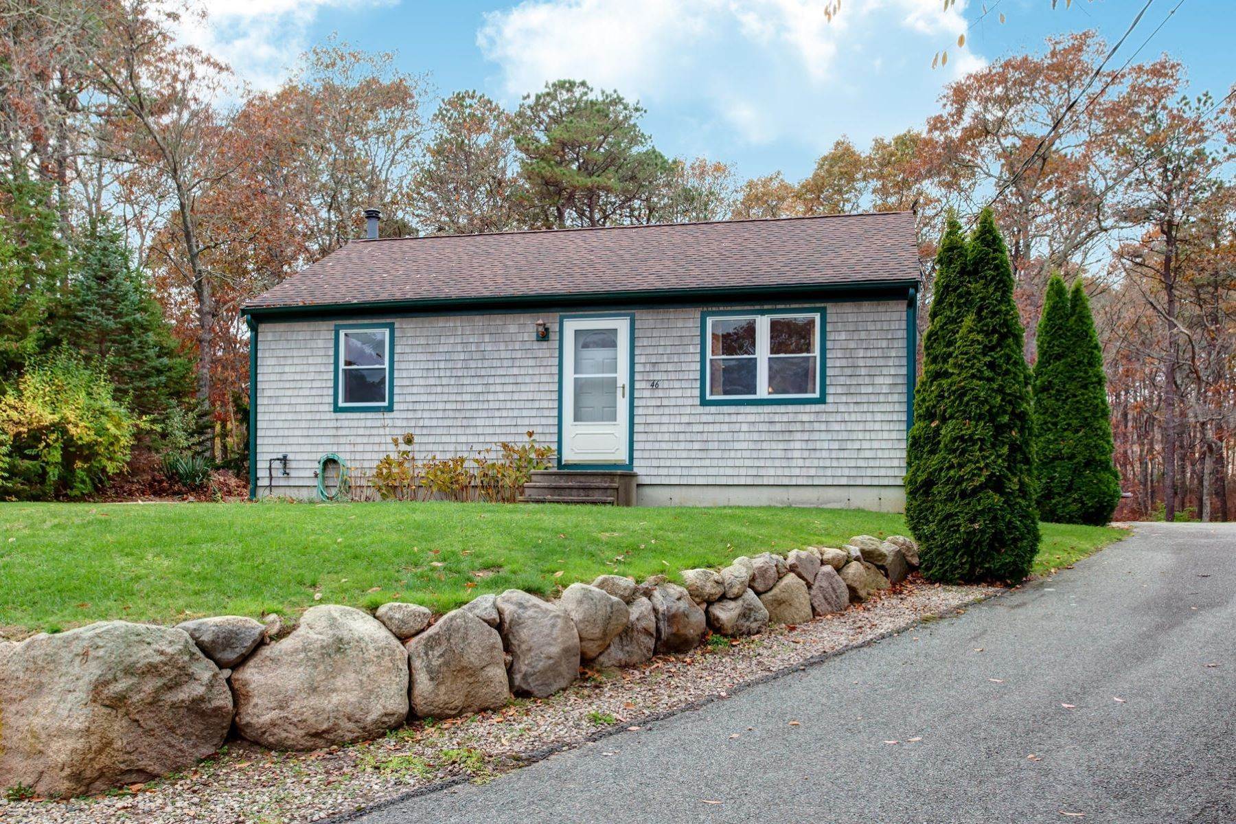 Single Family Homes por un Venta en 46 Brush Hill Circle East Falmouth, Massachusetts 02536 Estados Unidos
