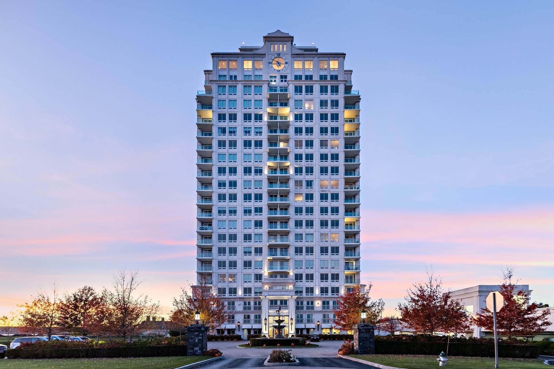 Condominiums for Sale at 1 TOWER DR, UNIT#2200, 2200 Portsmouth, Rhode Island 02871 United States