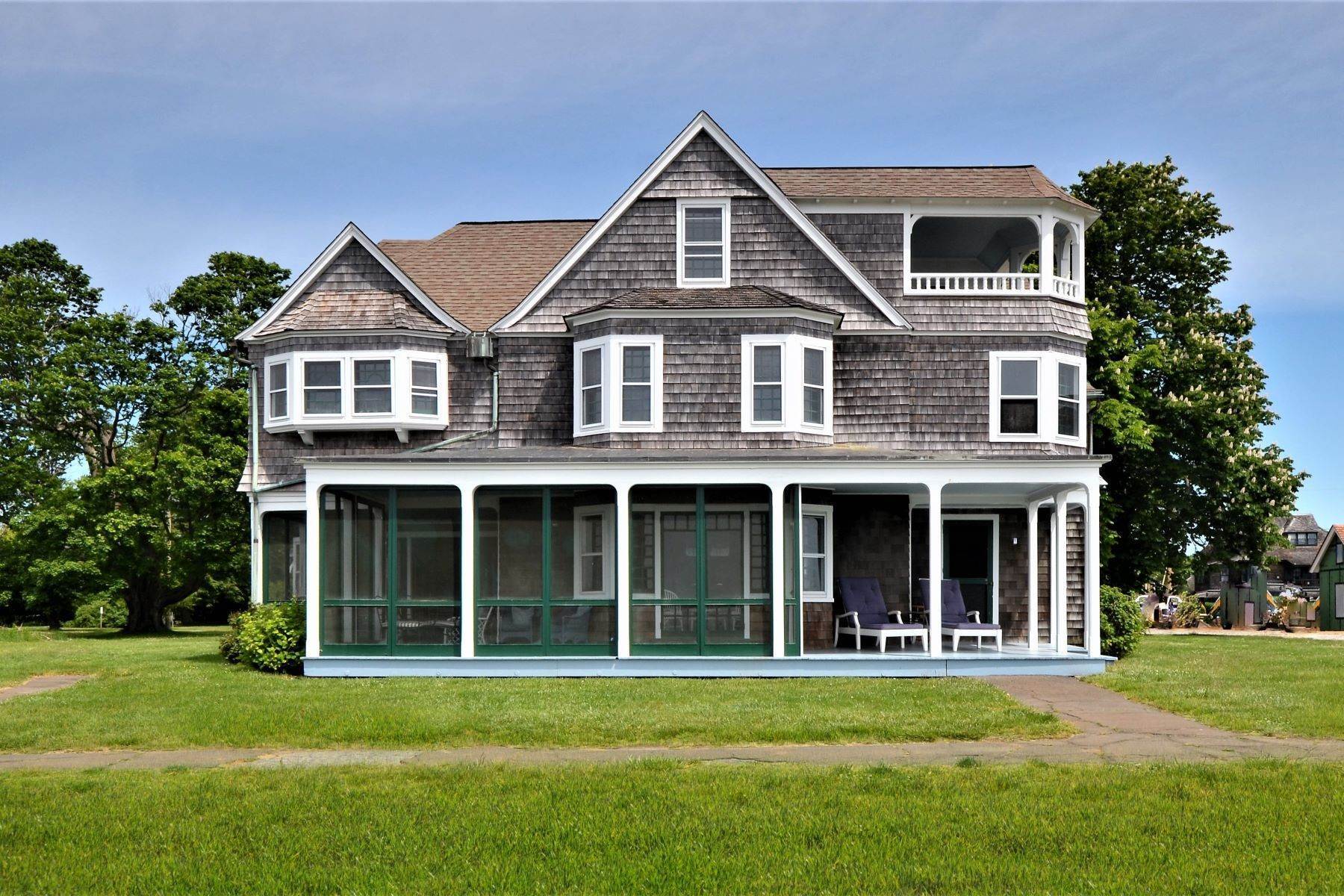 Single Family Homes 为 销售 在 Enjoy The Amenities That Fenwick Has to Offer 15 Pettipaug Avenue 旧赛布鲁克, 康涅狄格州 06475 美国